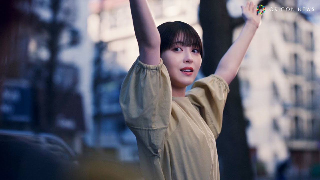 浜辺美波、ピザにハイテンション！はしゃぎっぷりを子供に見られ照れ！？　ピザハット新TVCM