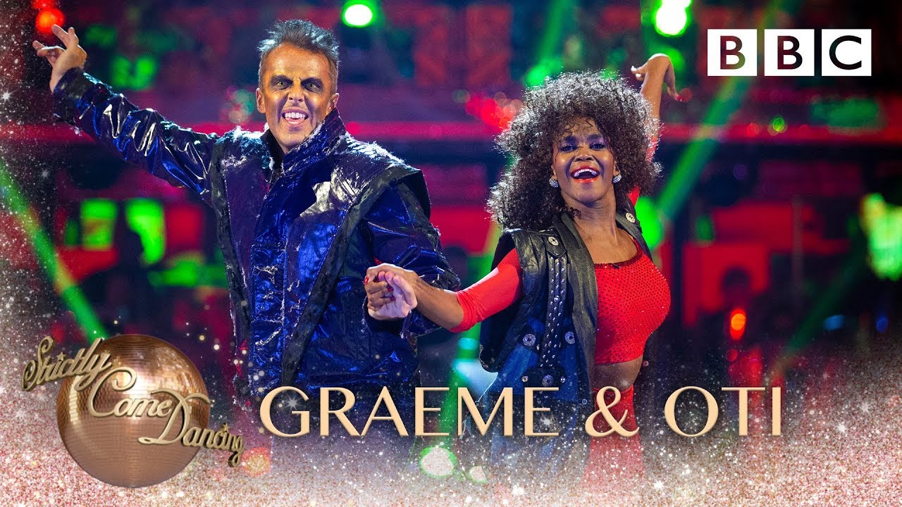 Graeme Swann and Oti Mabuse Cha Cha to ‘Thriller’ by Michael Jackson - BBC Strictly 2018