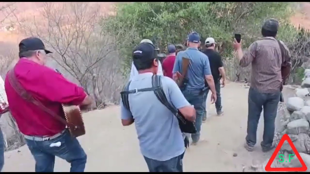 loez ayones y pelon de los amistosos de cosalael el zapatero pasiandonos. dos gotas de agua