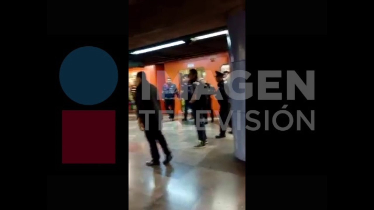 Agresi&oacute;n polic&iacute;as en metro Tepito