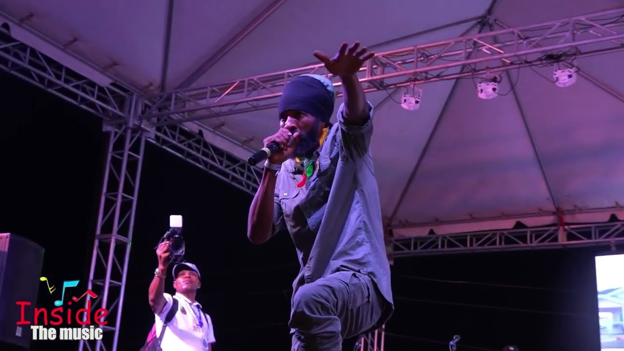 SPRAGGA  BENZ  SENDING A POSITIVE MEASAGE