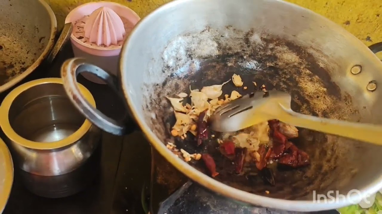 நம்ம வீட்டு வாழை மரத்திலிருந்து வாழைத்தண்டு பொரியல் பண்ண போறோம் ☘️🫰😍#banana tree#healthy food#video.
