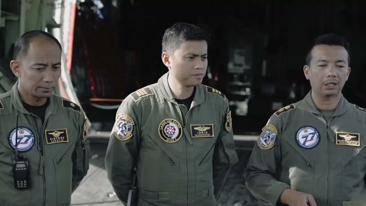 Formasi 9 Pesawat C-130 Hercules ! Flypass di Jakarta