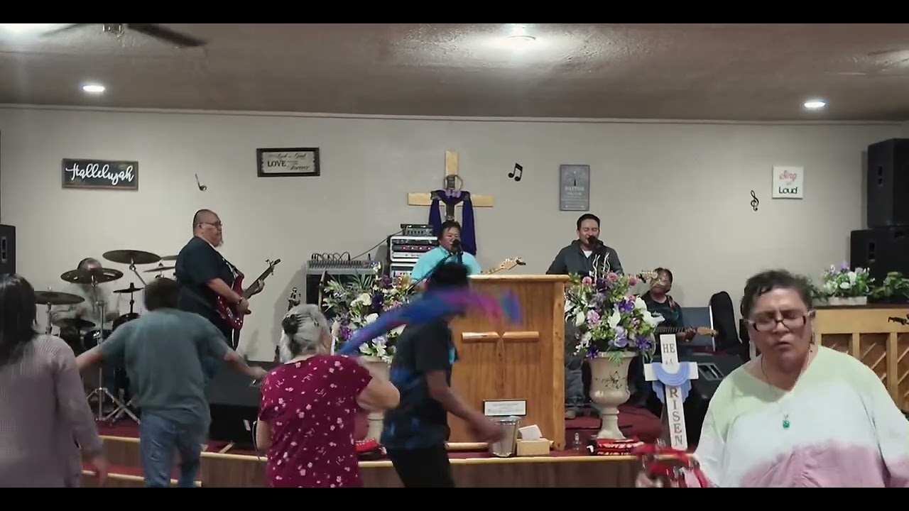 Neal Tullie singing “God Of Abraham” 