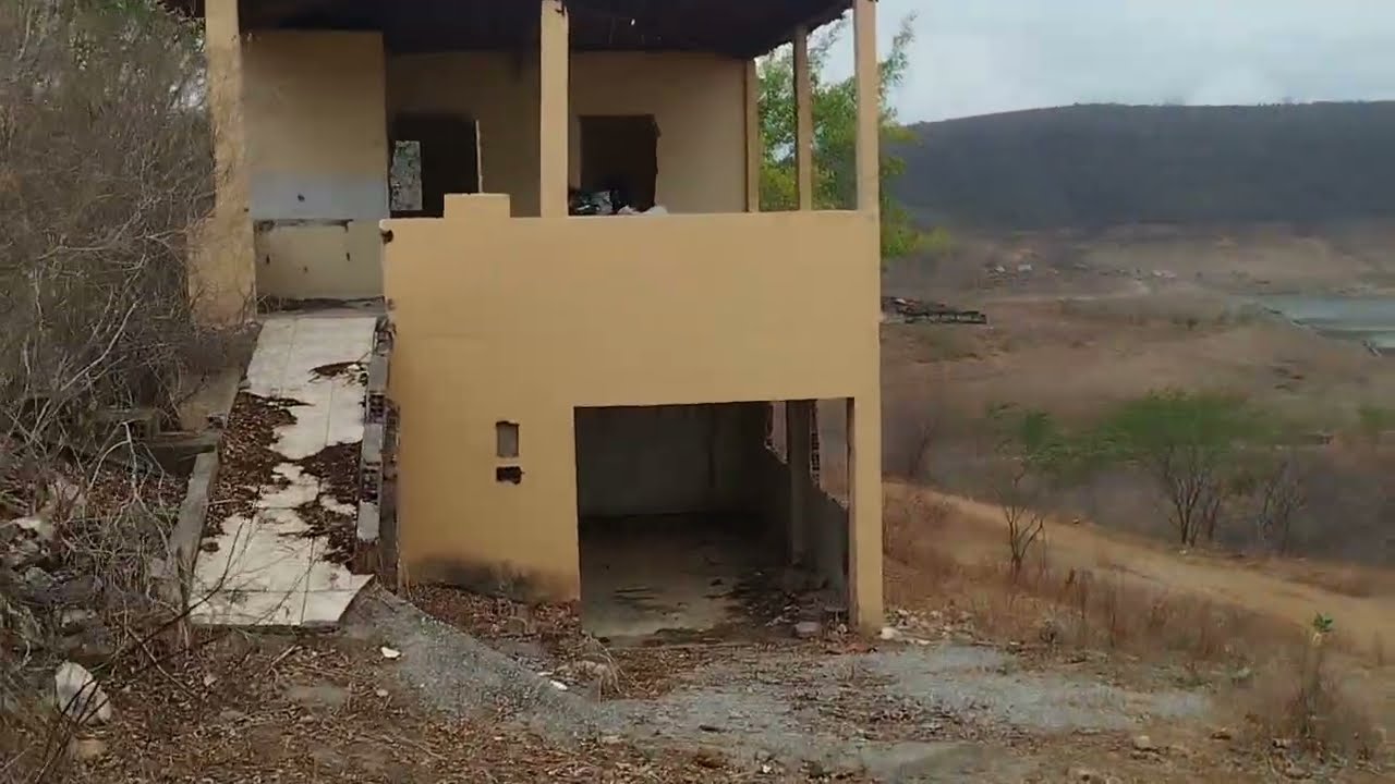 MUITA CASA ABADINADAS NA BARRAGEM DE JUCAZINHO SURUBIM -PE 