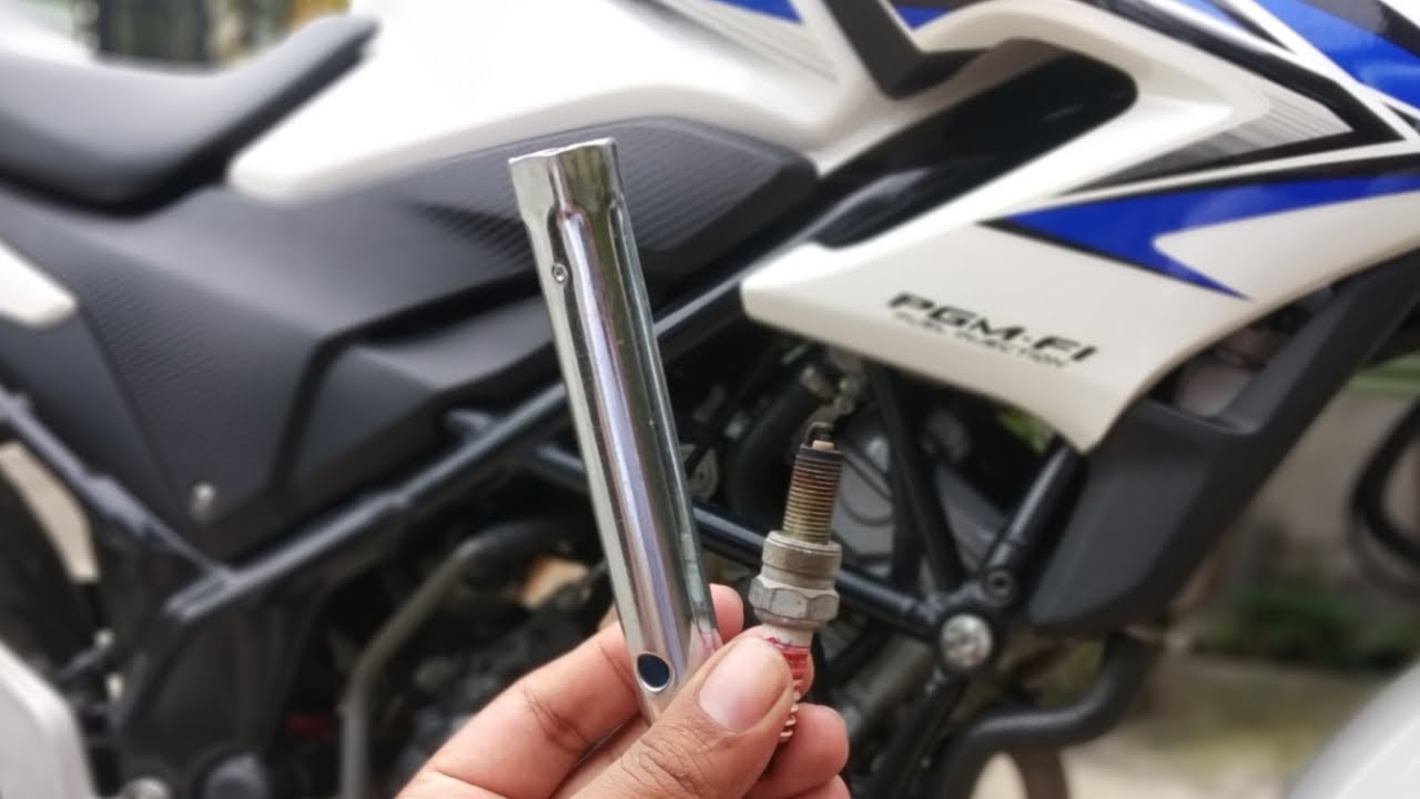 Tutorial Cara Mengganti Busi Motor CB150R.