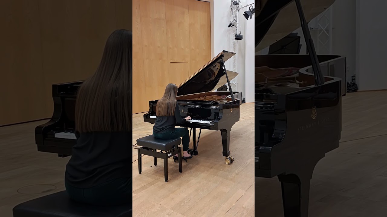 Beim &Uuml;ben 33 #piano #sonata #haydn #classicalmusic #music #concert #shorts #grandpiano