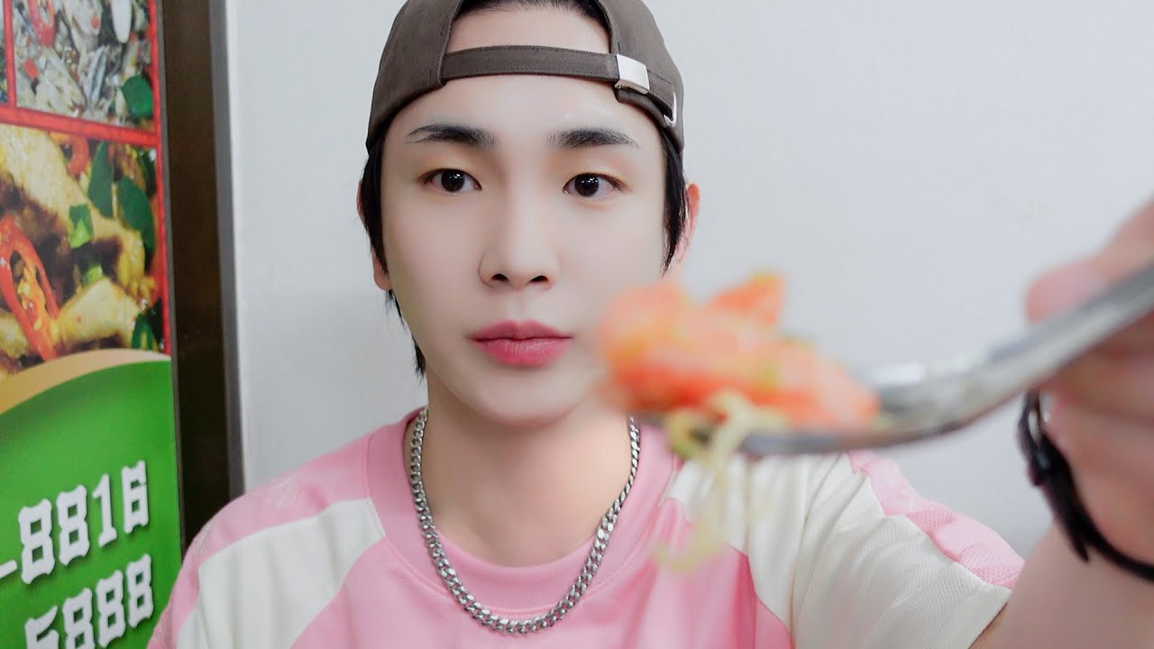 지치지마! 아직 음식이 남았어…🍽️ | KEY WORLD TOUR VLOG