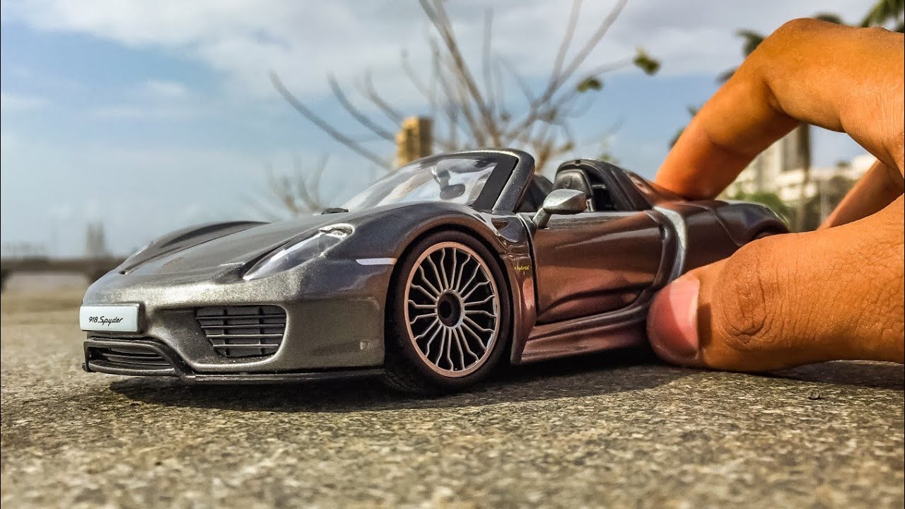 Unboxing Porsche 918 Spyder 1/24 Scale Diecast Model By Bburago | RPM Redlines
