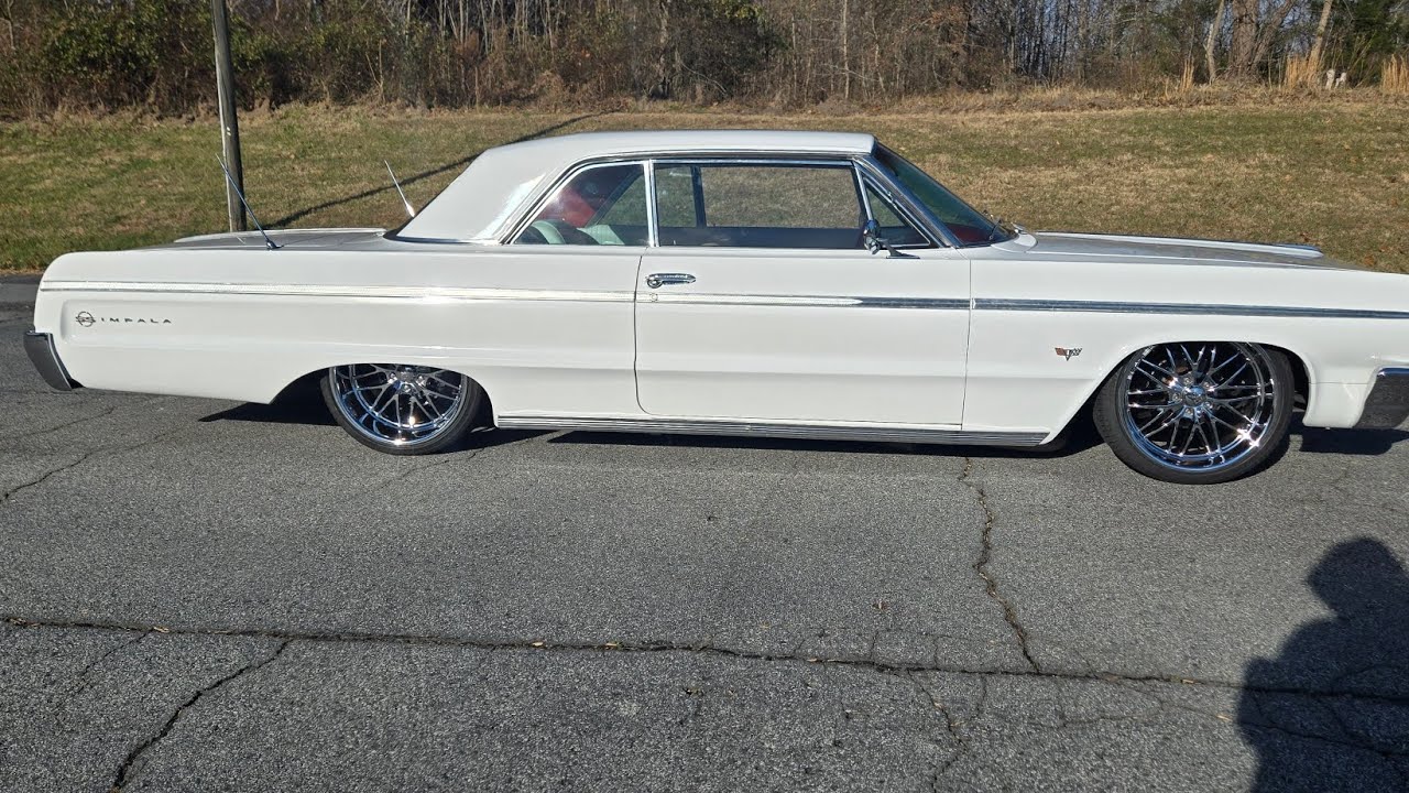 Chevrolet Impala Super Sport 1964 года выпуска. Rumley Motors Classic Cars, Гринсборо, Северная К...