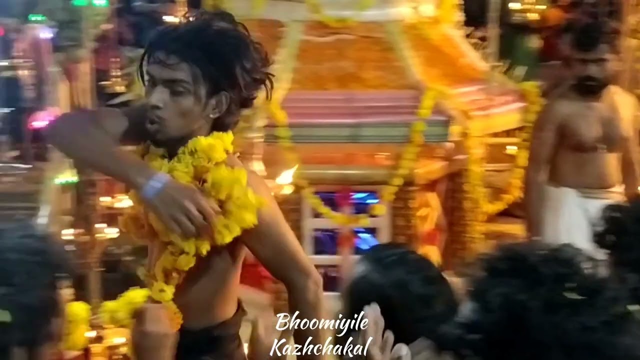 അയ്യപ്പനും വാവരും തമ്മിലുള്ള വെട്ടും തടയും ⚔️🛡️ Ayyapan Vavar Desavilak | Amritha varshini Bajana