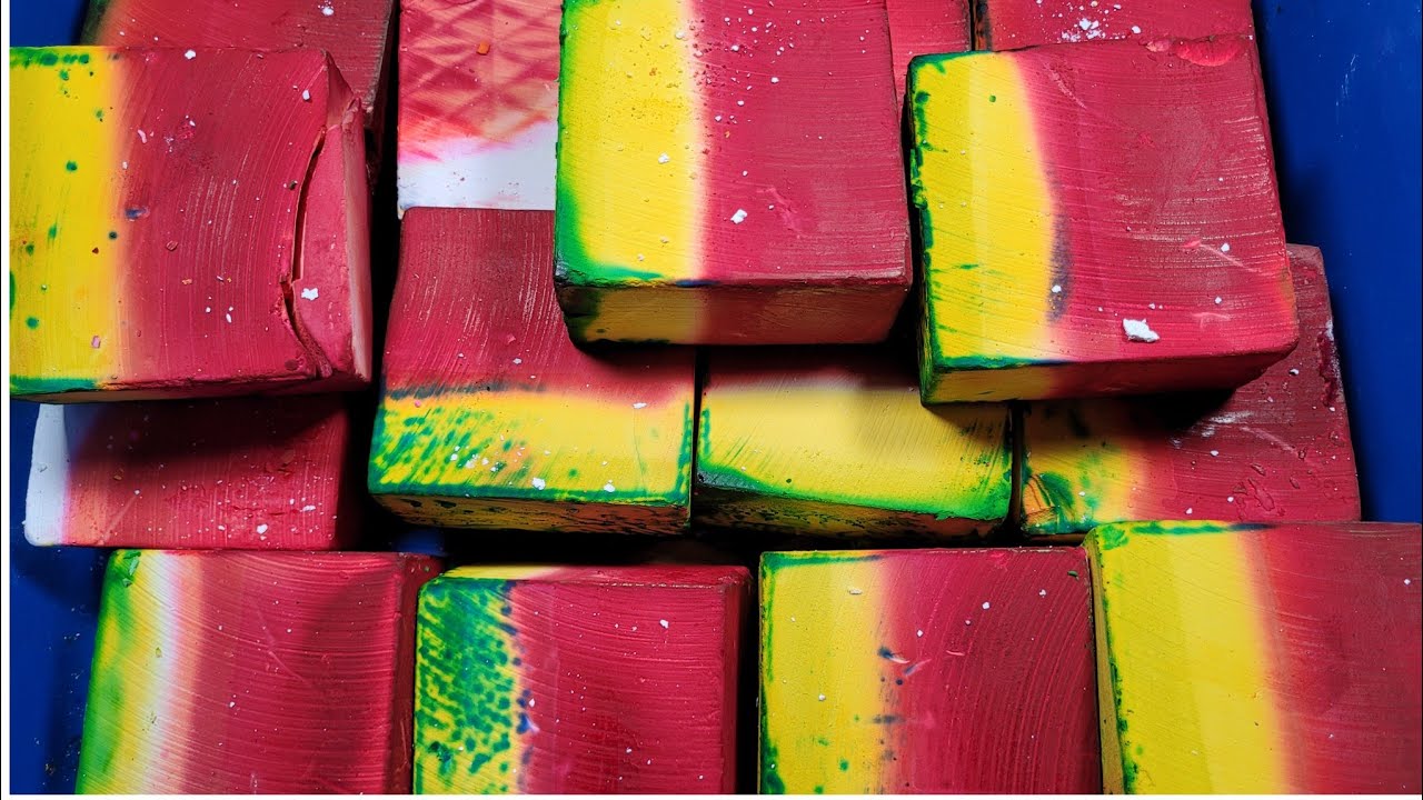 CHRISTMAS THEMED DYED ANGIE GYM CHALK -ASMR