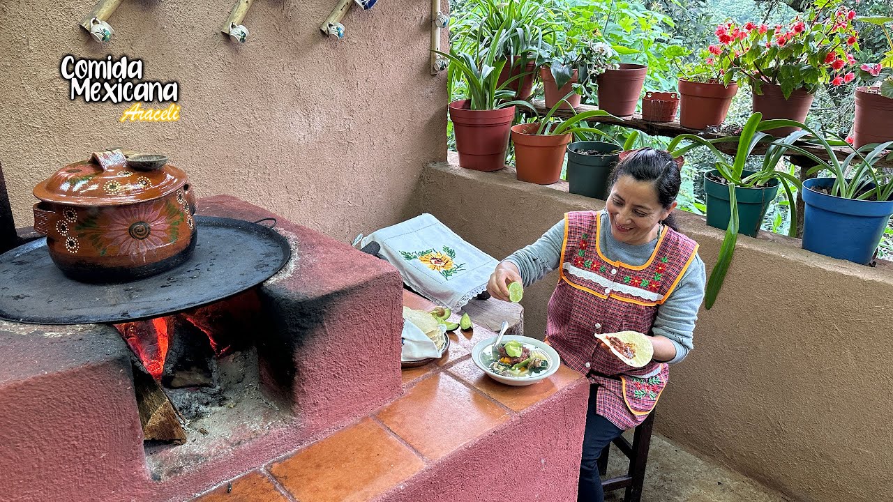 Con Esta Sopita de Milpa Nos Daba de Comer Mi Ama Tere