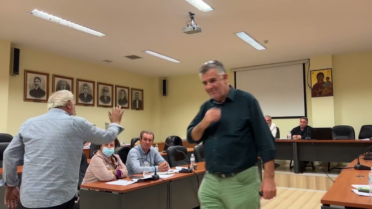 Ένταση στο δημοτικό συμβούλιο Τριφυλίας μετά από τις διαμαρτυρίες πολίτη από την Κυπαρισσία