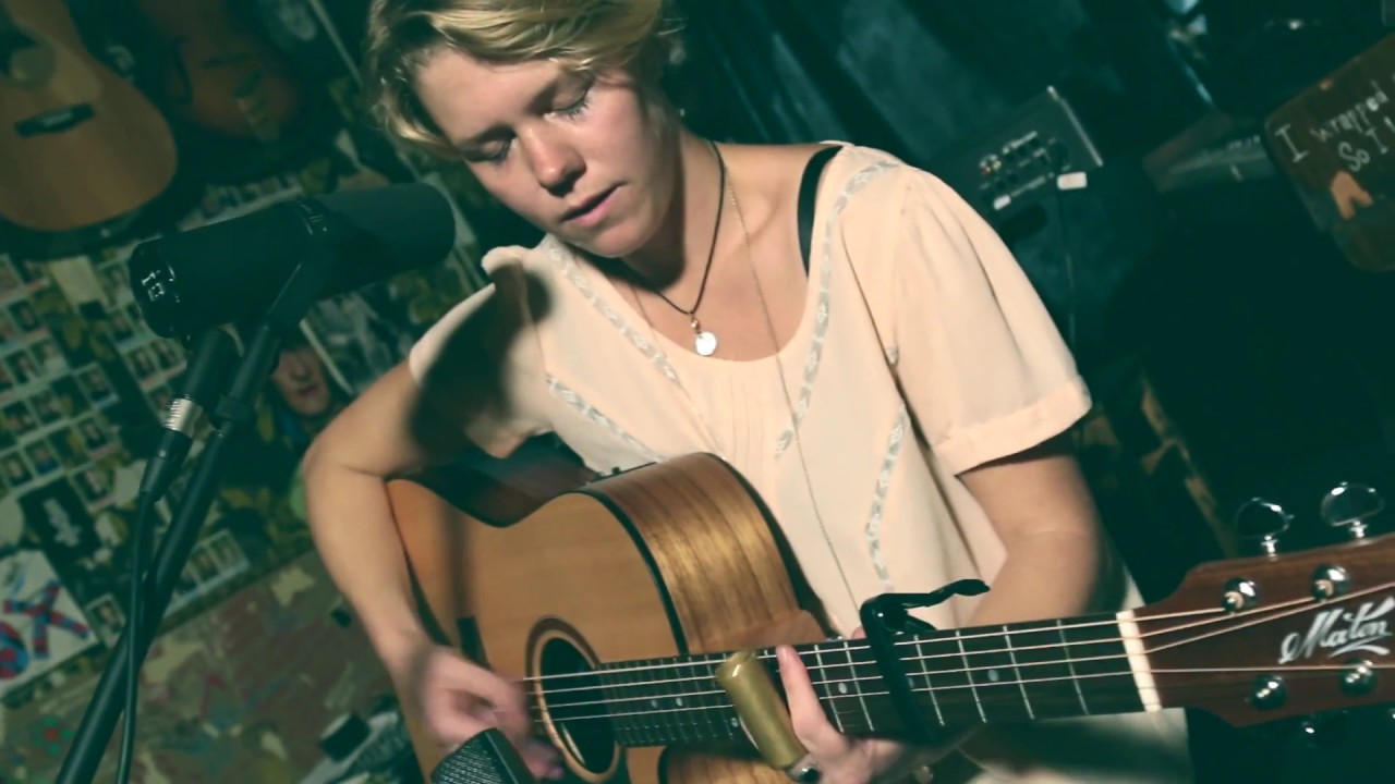 Amy & The Calamities - It Is Coming From The Floor - Spiritual Sessions