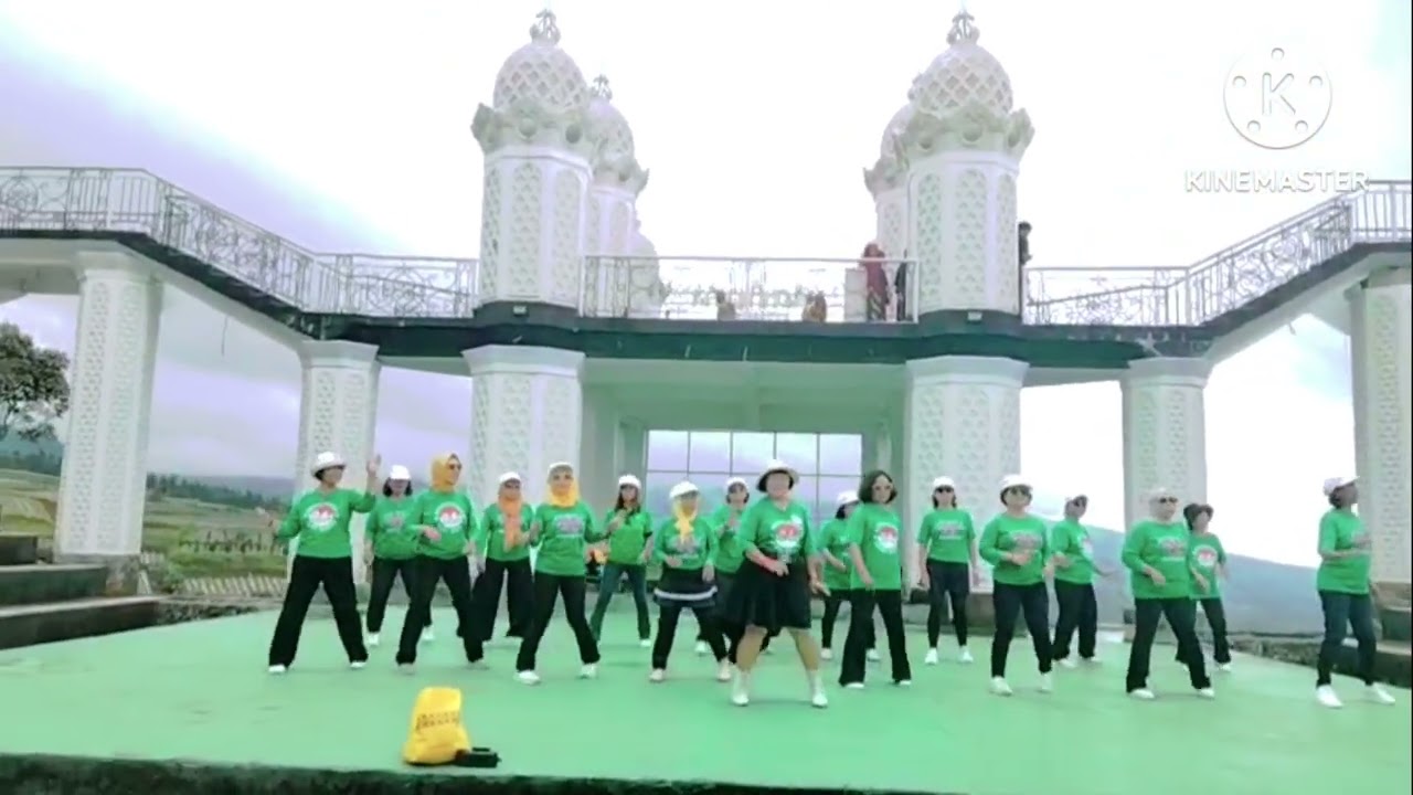 SWEET & SPICY / LINE DANCE / CHOREO BY JULAEHA ( INA ) & ROOSAMEKTO ( INA ).