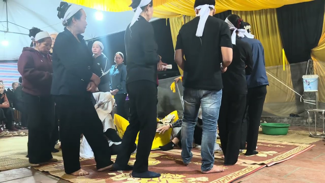 Chuyến đò đưa cụ đi chùa thật viên mãn 
