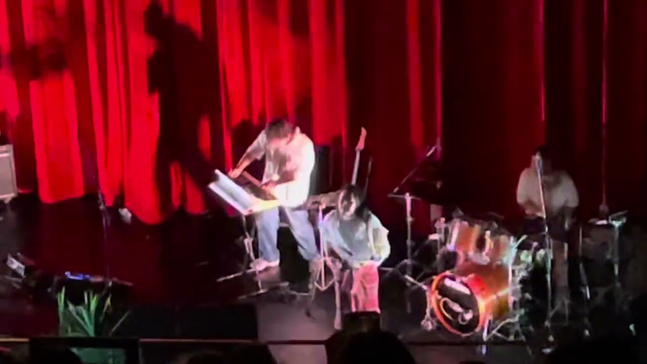 TONTRAKUL - (Opening Act for Phum Viphurit) - อีสานลำล่อง Isan Lum Long - Day 2