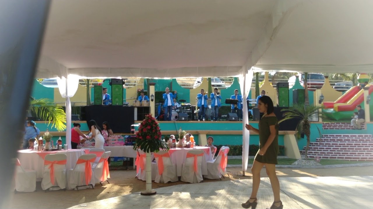 Popurri Cumbias- Karismas Show en Vivo