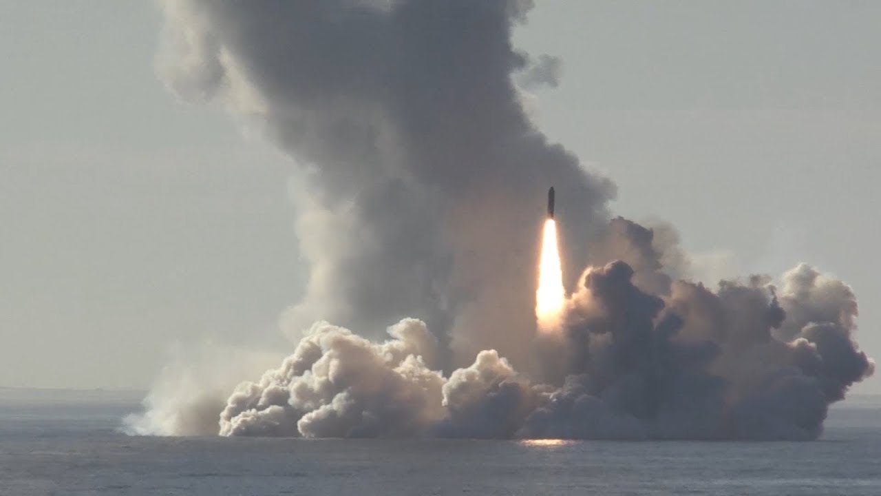 Algerian National Navy Kilo-class submarine Kalibr missile launch غواصة الثقب الاسود الجزائرية
