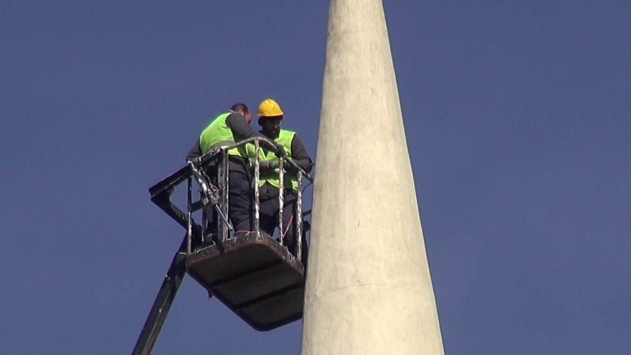 KKöprü Bld  Karaköprü'de depremde hasar gören cami minaresi yıkıldı