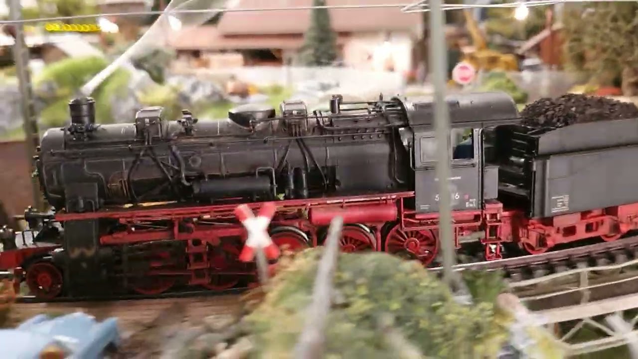 Märklin BR 58 wünscht Euch auch von mir ein frohes und gesundes neues Jahr ;-) [ 37589 ]