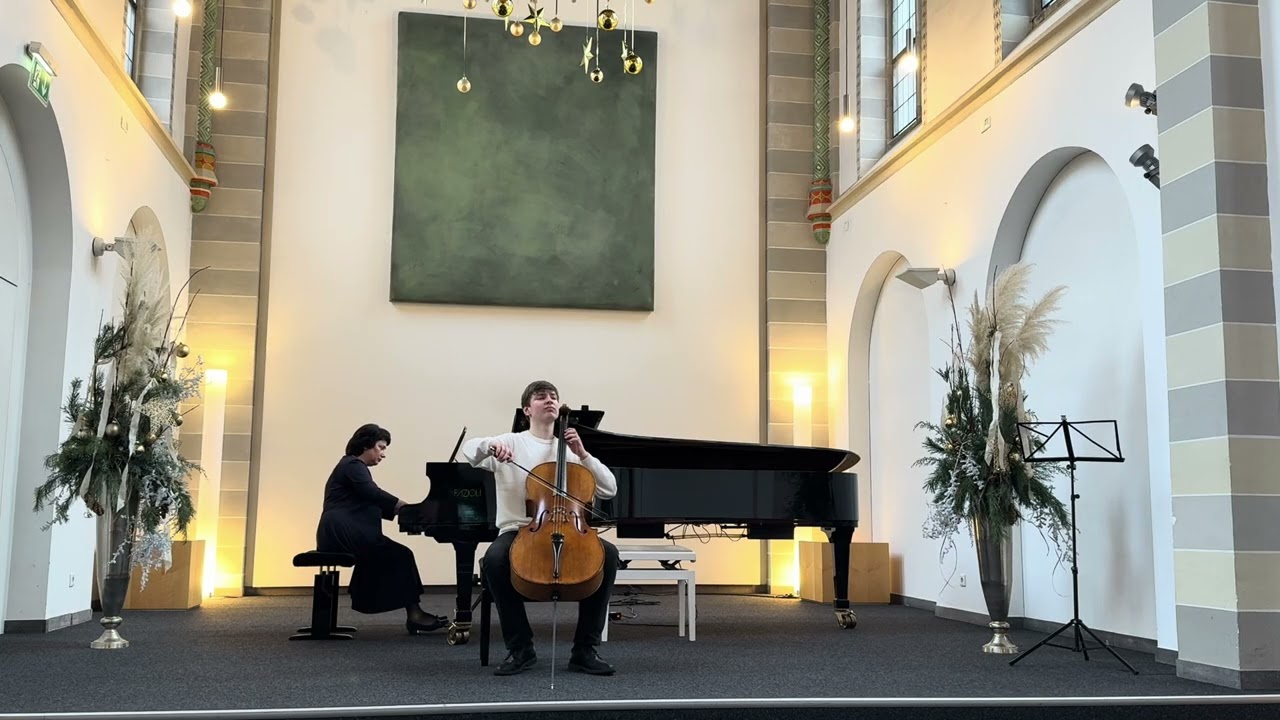 R.Schumann - Cello Concerto in A minor, Op.129 (I)