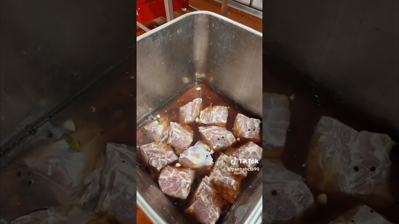 Pan Babcia w wędzarni Świeżyzny