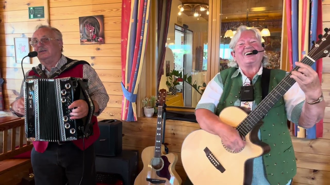 Sänger  u.  Musikantenstammtisch  beim Buschenschank  Friedl  —  8.8.2025  —  Teil. 1