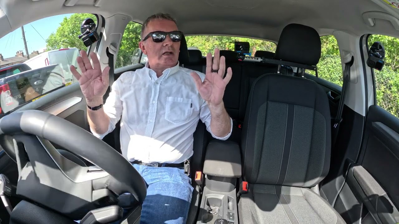 How to operate the self parking system in a 2023 Volkswagen T Roc