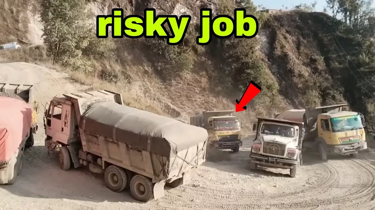 Wolrd Very dangerous road in nepal 🇳🇵 Most risky job nepali truck drivers lok at this video.