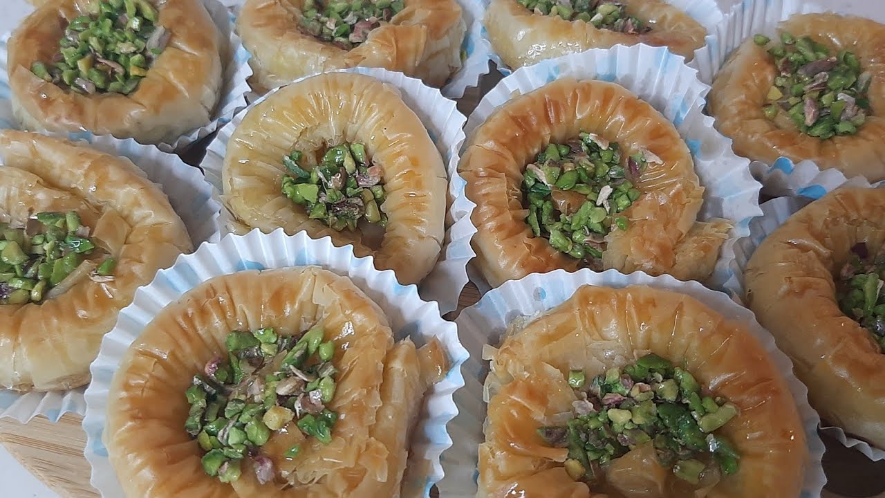 بقلاوة اساور الست بطريقة سهلة ولذيذة والطعم يجنن 👌😋 Baklava Aswar Al-Sitt