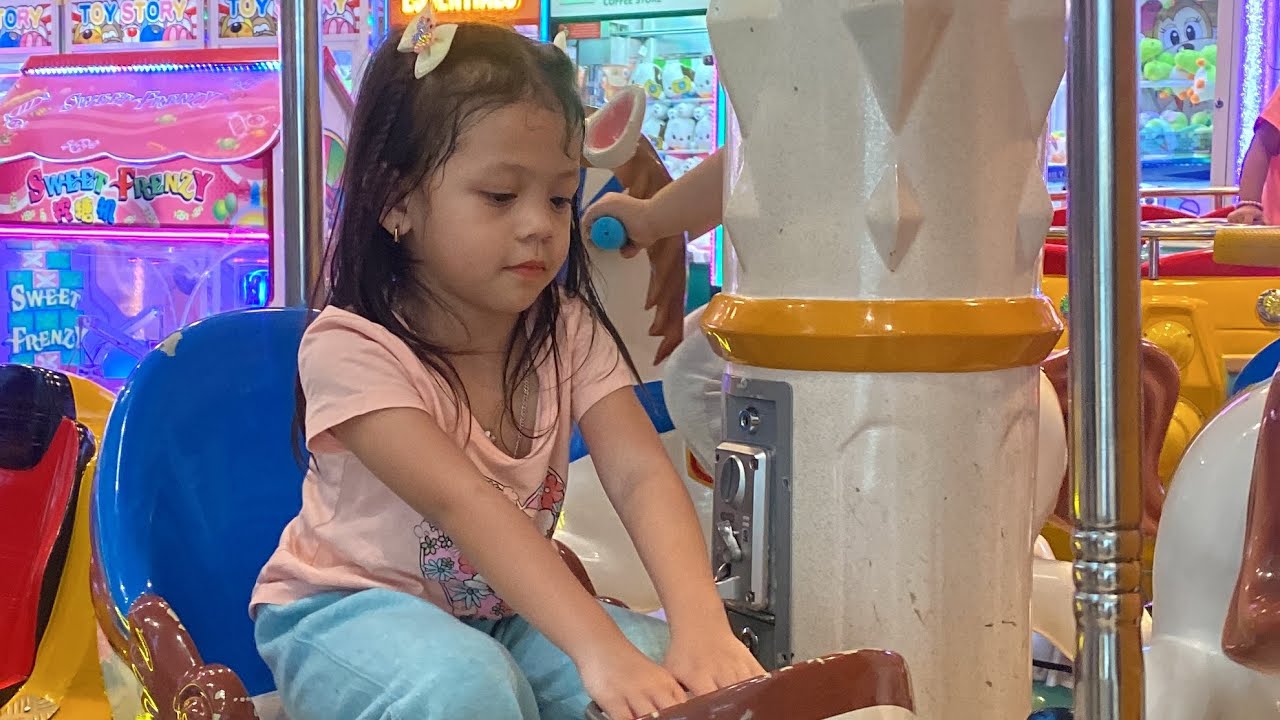 Mini Carousel Ride | Wanna be RONABIE #carouselride #kids  #euna #ateeuna