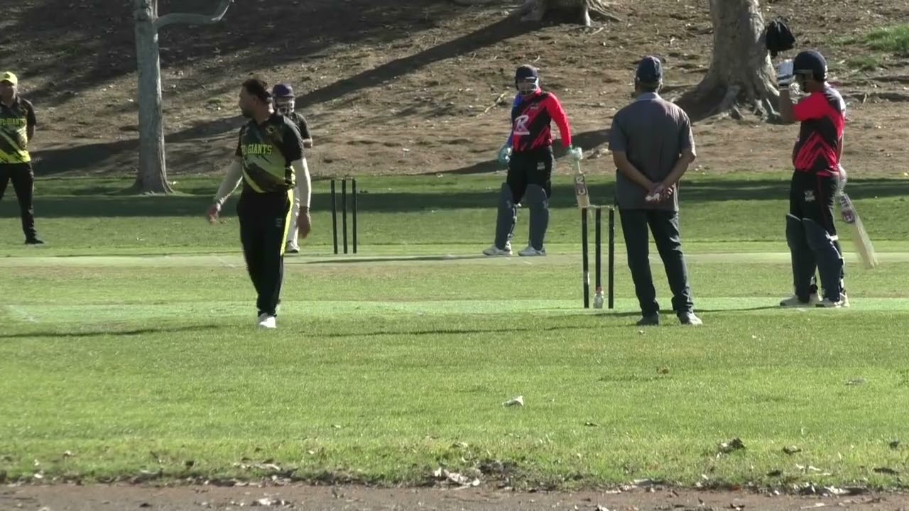 Game 4 : EPL Giants VS OC Renegades - Part 1 - Giants bowling