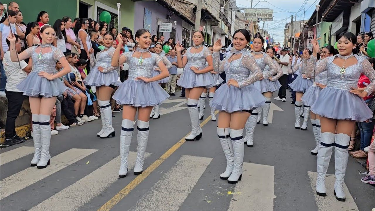 INSTITUTO NACIONAL DE ILOBASCO 🎊 Hermosa presentación en Desfile del Correo de Ilobasco 