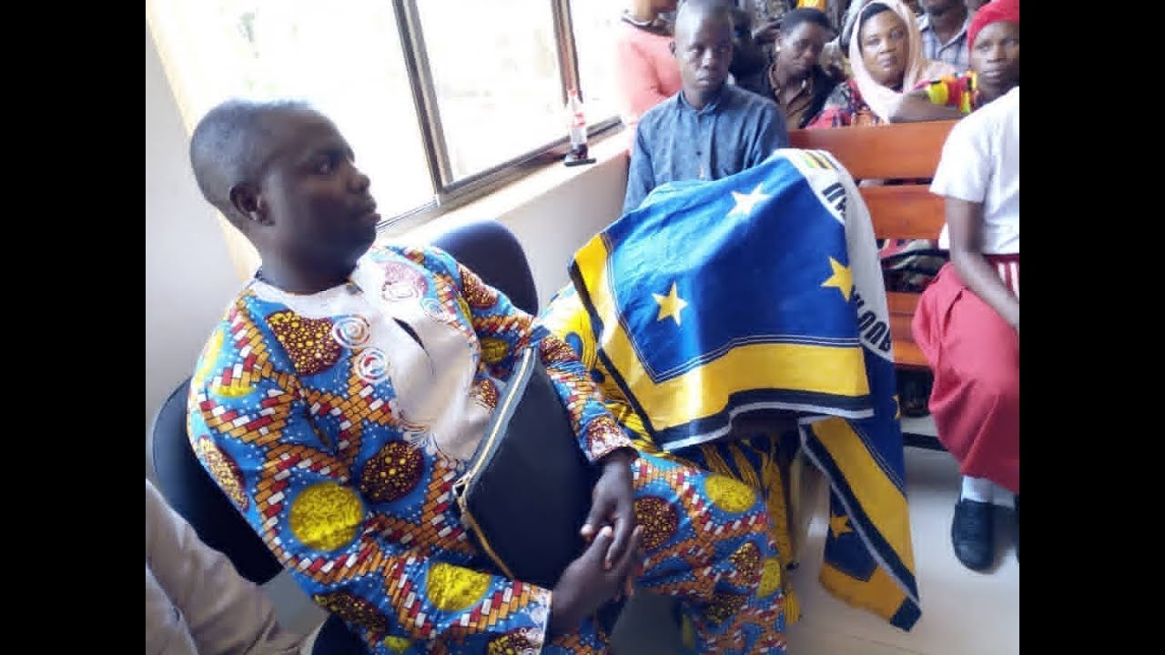 HUYU NDIYO MWALIMU ANAYENYONGWA, ATOA KILIO CHA AJABU