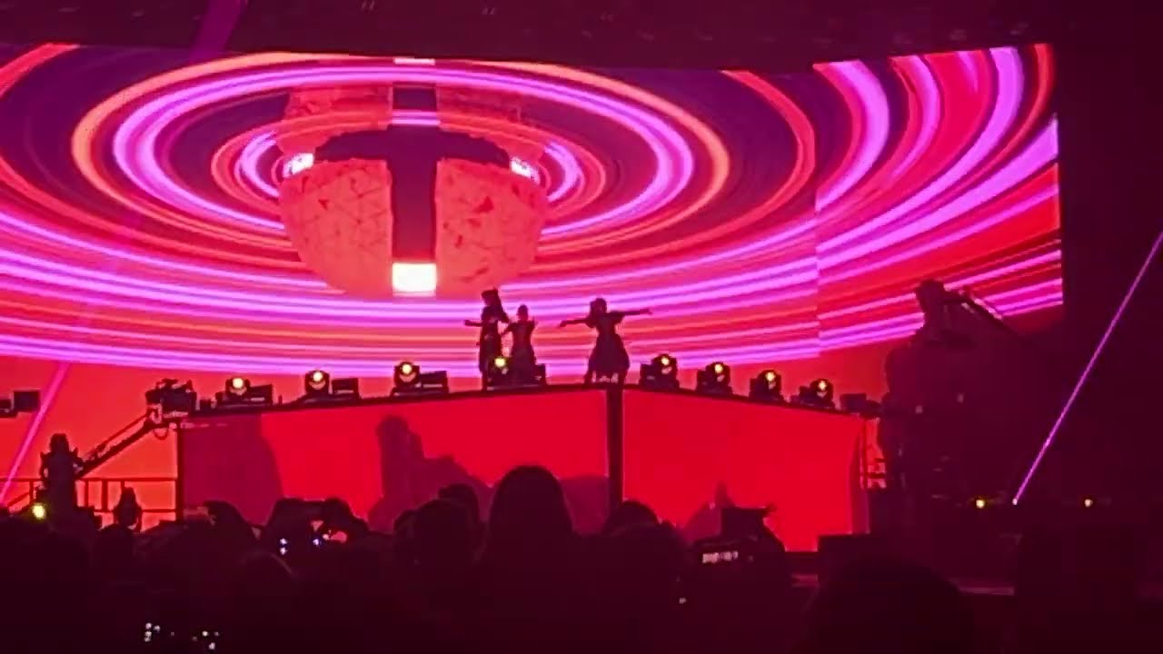 Babymetal - Sunset Kiss, Live debut at O2 Arena, London, May 30, 2025.