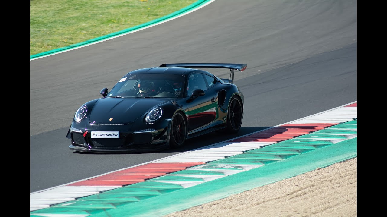 Battle Porsche 991 GT3 RS Magny Cours