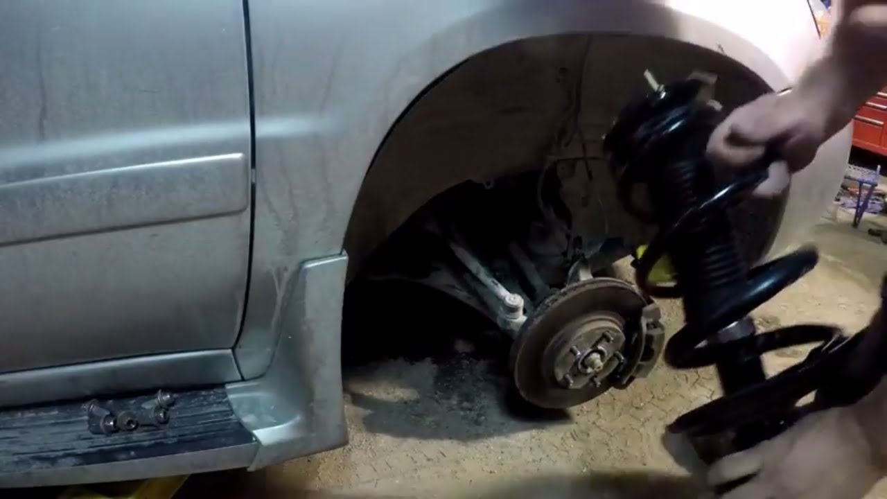 How to replace front struts Toyota Highlander