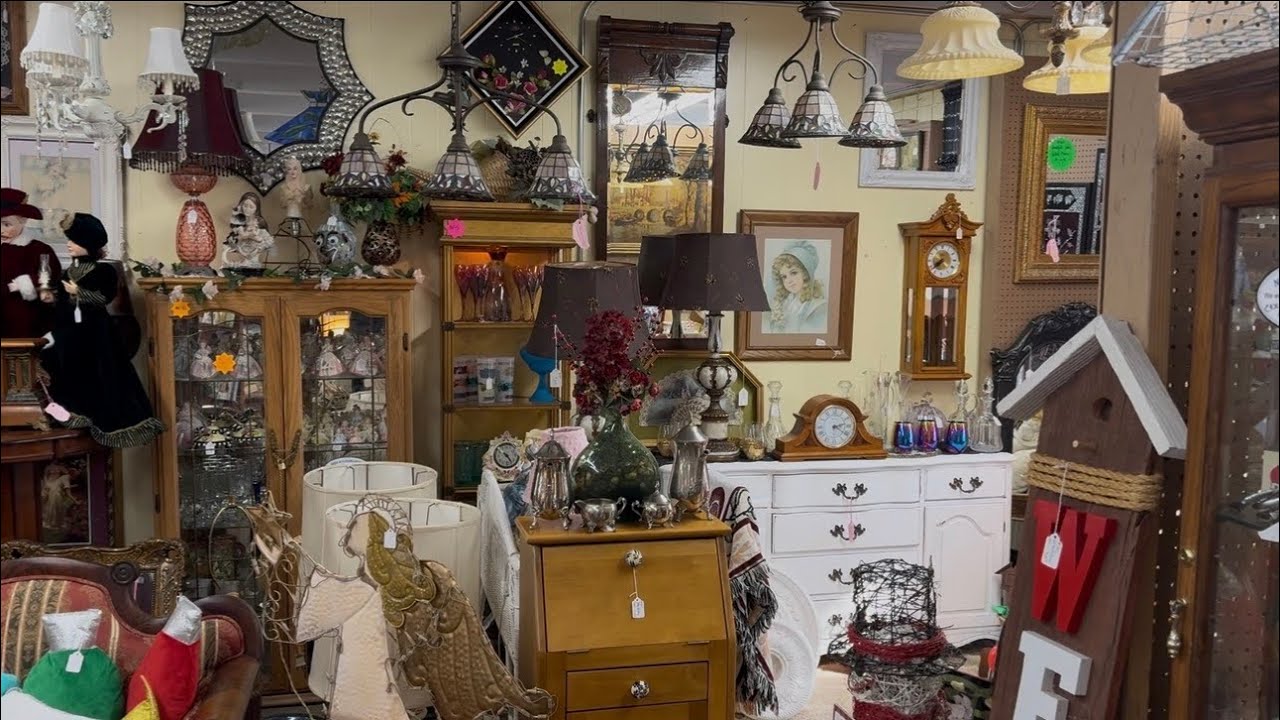 ASMR at a vintage antique shop 