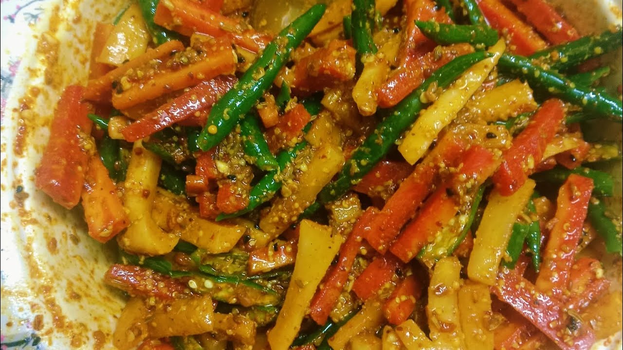 अचार जो खाने का  स्वाद  काई  गुण  बढ़ा  दे 😄😄 mix Achar     @BristiHomeKitchen 