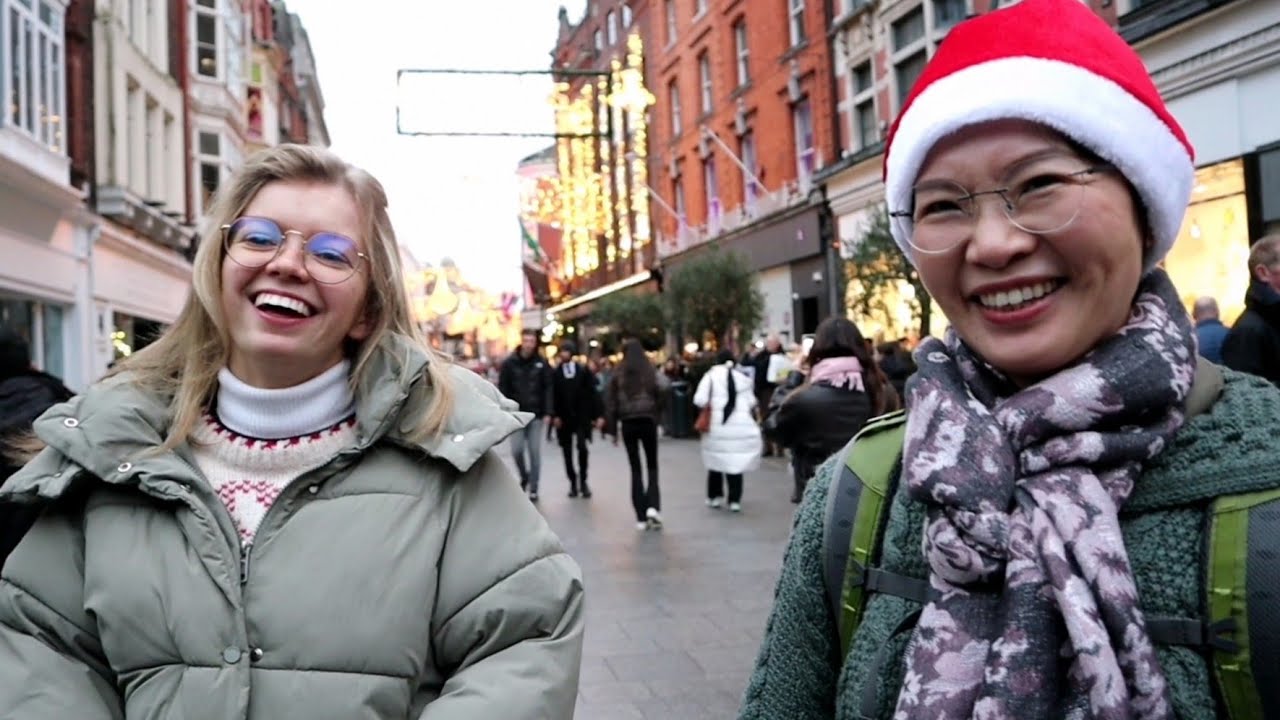 A Christmas Eve Walk Up Grafton Street with Zoe Clarke & Jasmine (With Magical Moment At The End).