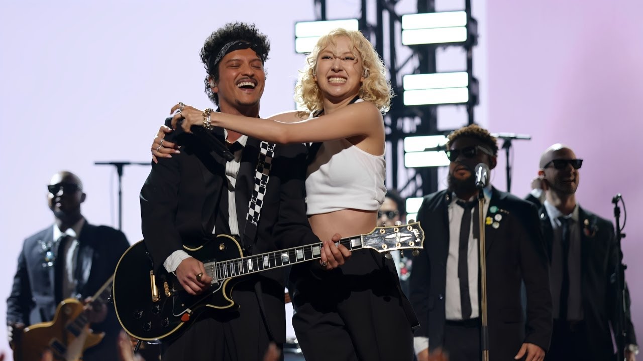 Blackpink Rosé & Bruno Mars Shock the Grammy Stage With Fiery APT Performance!