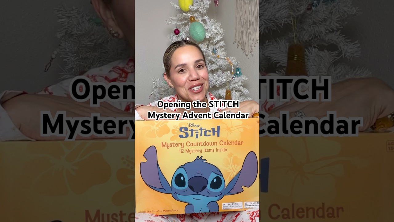 В этот праздничный сезон Ситч проводит время в @fivebelow #stitch #fivebelow #adventcalendar