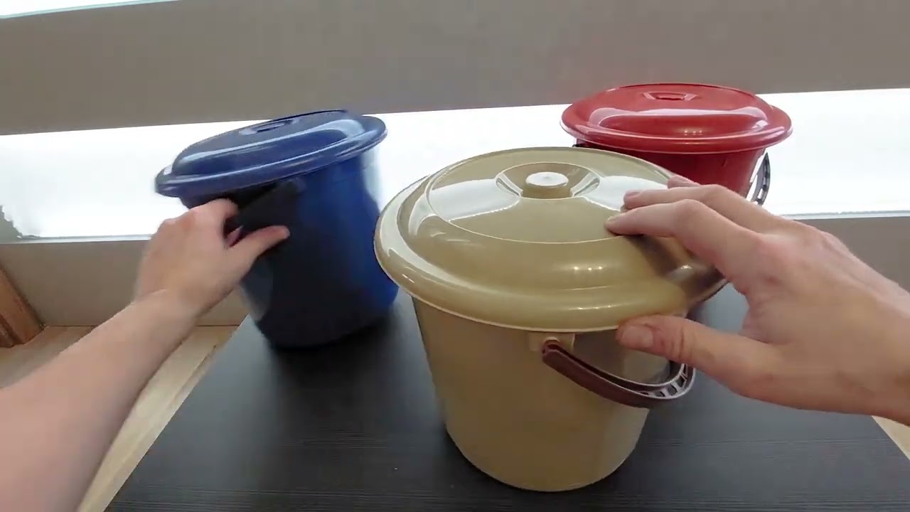 Vedro plastové s vrchnákom 10 L