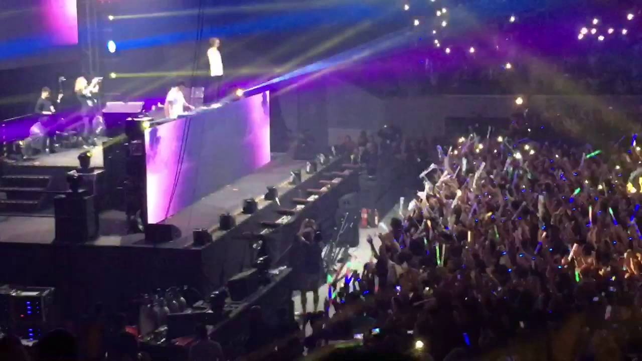 The Chainsmokers - Don't Let Me Down
