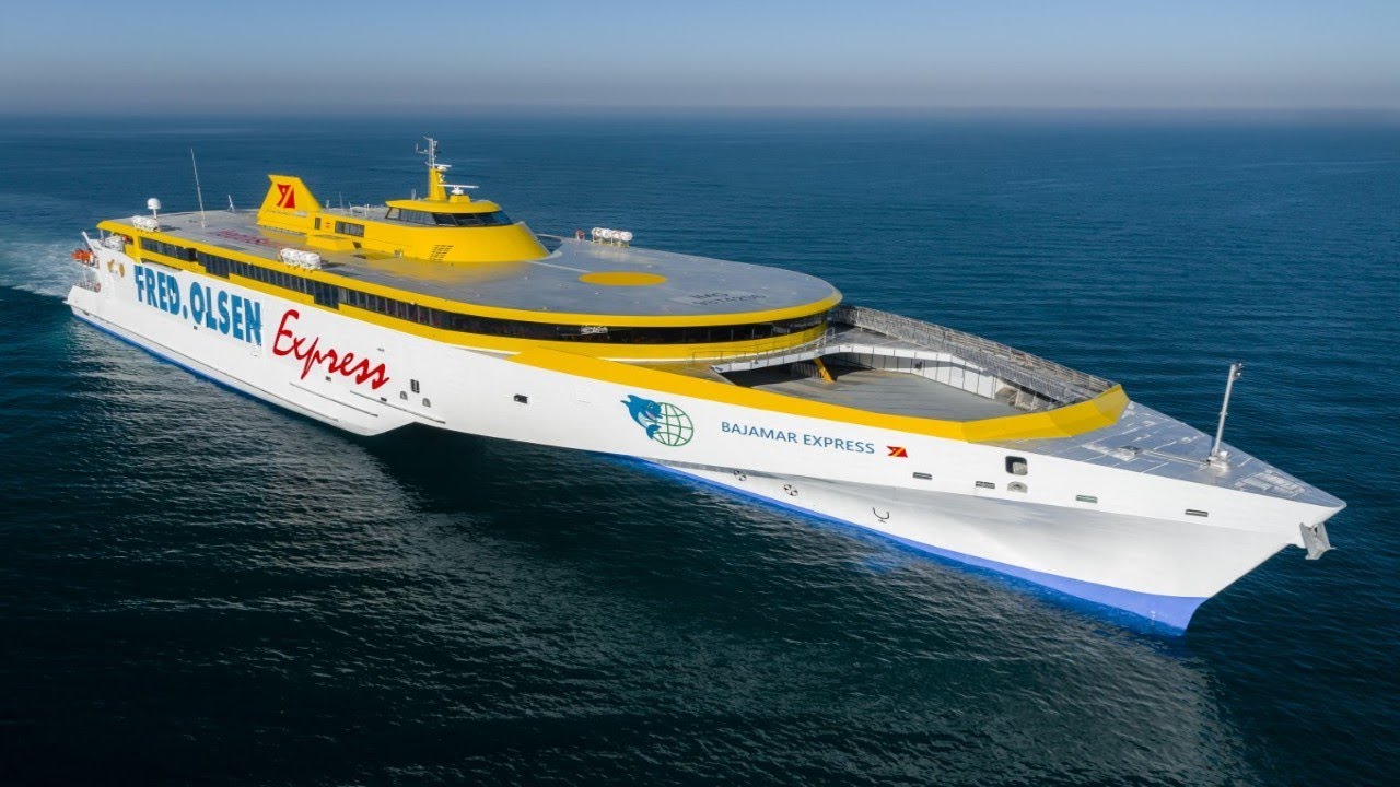 WORLD&rsquo;S FIRST AND LARGEST HIGH SPEED PASSENGER TRIMARAN FERRY