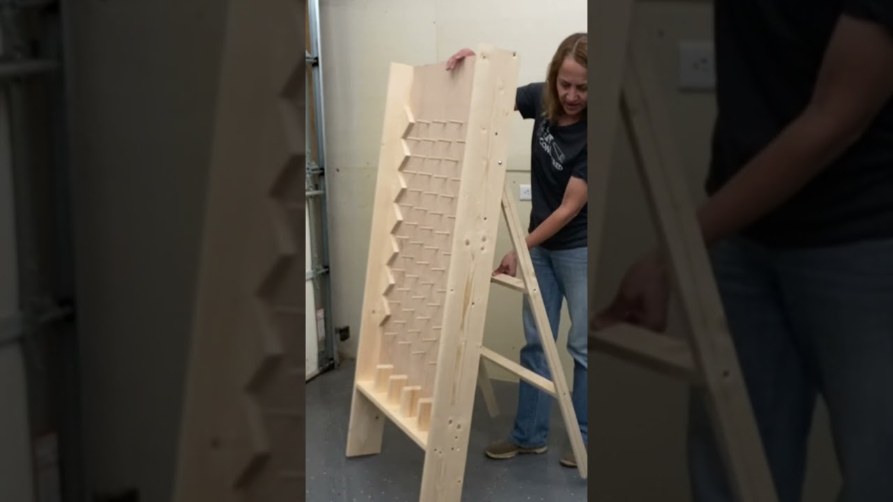 Make a DIY Plinko Board #plinko #plinkogame #thepriceisright #carnivalgames