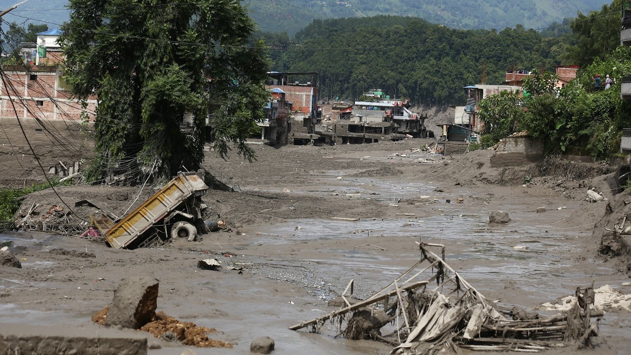Australian rescue team arrive in Nepal