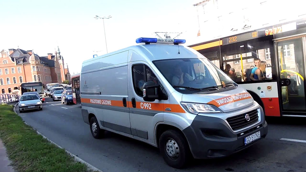 Na sygnale Pogotowie Gazowe utknęło w zakorkowanym centrum miasta. Gazownicy alarmowo